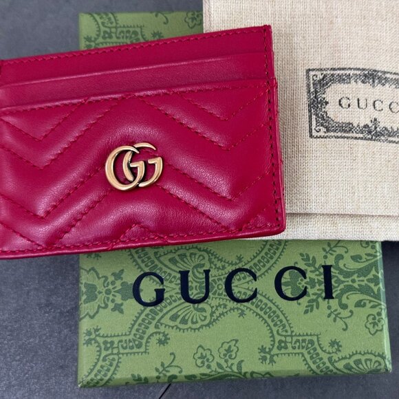 Scarlet Gucci Card Case with Gold GG - Picture 1 of 5